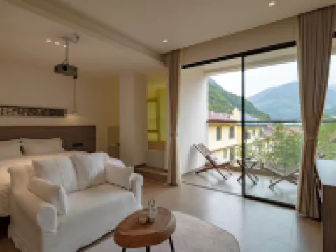 Stay on the mountains Hotel a Heishui