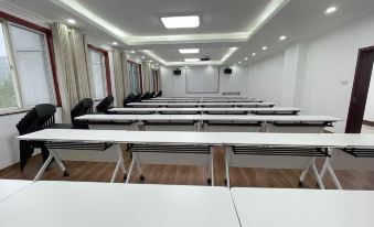 Gemei Hotel (Zibo Vocational College)