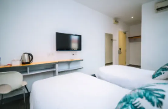 Swing & Pillows @ KL Sg Besi, Kuala Lumpur Hotels near Permaisuri Lake Garden