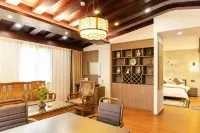 Luxi Qixi Bieyuan Homestay (Alu Ancient Cave Branch) - parking