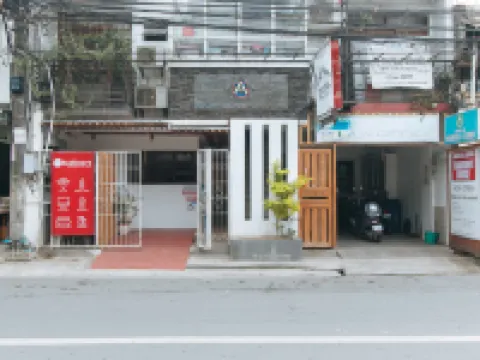 RedDoorz @ DBuilders Rooms Ph1 Taguig Hotels near Philippine Veterans Museum