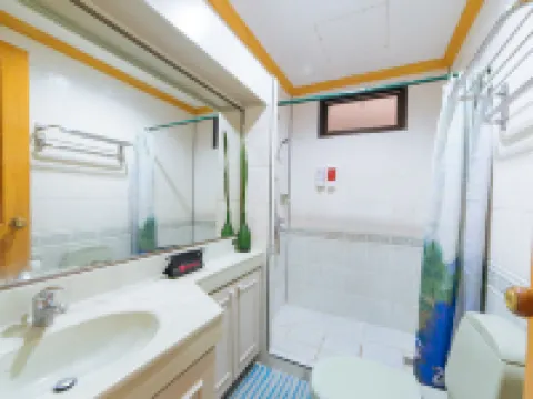 レッドドアーズ アット アリンベイ レガスピ シティ - ホステル レガスピのホテル