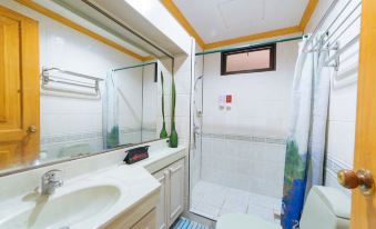 3. RedDoorz..
