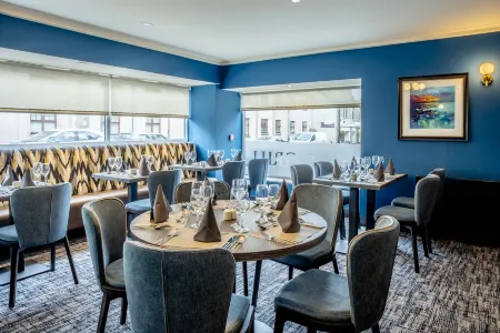 Star Hotel Отели рядом с достопримечательностью «Working Sheepdogs»