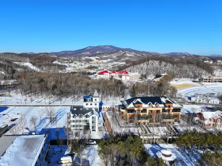 Yabuli Half-Mountain Resort Stay