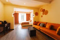 Sesame Blossom Art Hotel (Wenmaifang) - 2-Star