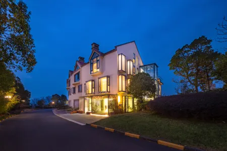 Floral Hotel · Lvcheng Shiguang Hotel(Huangshan Taiping Lake Scenic Area Store) Отели рядом с достопримечательностью «Taiping Lake»