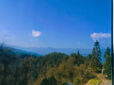 Xiangfengju Residence Отели рядом с достопримечательностью «Enshi Suobuya Stone Forest Scenic Area»