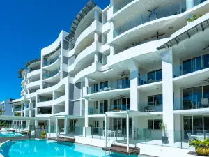 Waters Edge Apartment