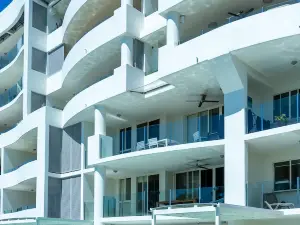Popular Premium Hotels in Cairns