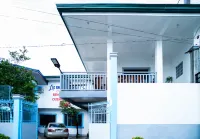 RedDoorz @ Lao Singuan Homestay Hotels in 