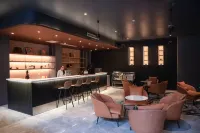 Ramada by Wyndham Vientiane Central - bar