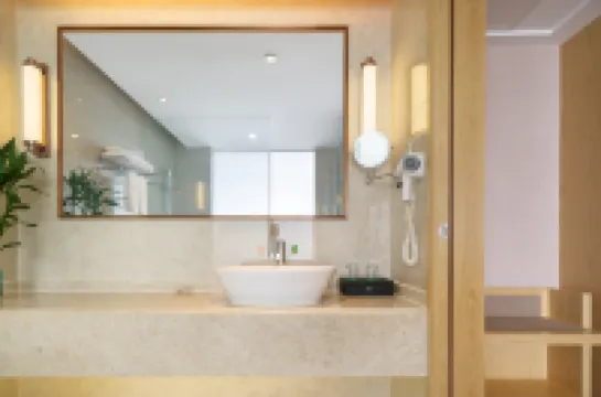 Vienna International Hotel (Yingtan Xinjiang New District Fangte Branch)