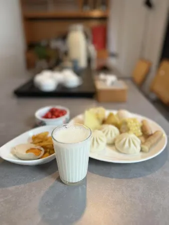 Hangzhou Xilu Homestay (Xihu Scenic Area) Отели рядом с достопримечательностью «Reservoir of Guangming Temple»