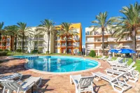BnB Homes Apartment with cozy Terrace & Swimming pool near the heart city