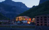 Shanshuijian Hotel (Taihang Grand Canyon Branch)