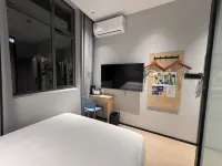 Jitai Serviced Apartment (Shanghai Zhongshan Hospital Damuqiao Subway Station) فنادق في 