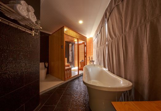 바리아 호텔의 모던한 객실