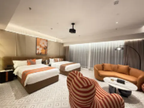 Wanguo Blue Sea Hotel (Lovers Road Jiuzhou Bay)