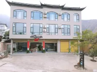 Lakeside Yunxi Hotel