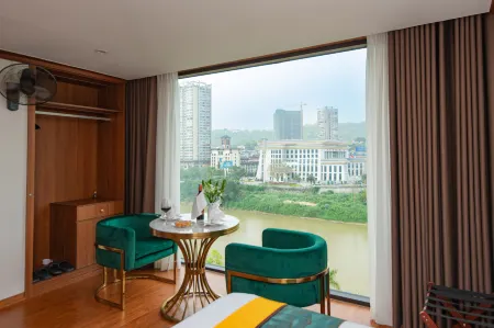 VIET TRUNG HOTEL Отели рядом с достопримечательностью «Hồ Chí Minh Park»