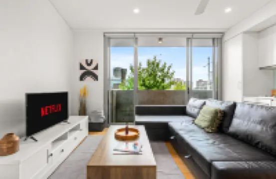Central stylish 1 bedroom with balcony and air-con
