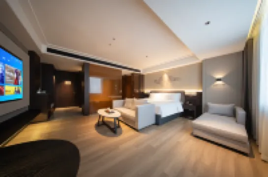 Giorgio Morandi Jinan Daming Lake North Park Subway Station Store Hotels near Daming Lake Scenic Area