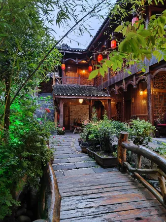Xuanyuan Viewing Courtyard B&B (Furong Town Scenic Area Branch) Отели рядом с достопримечательностью «Tusi Palace»