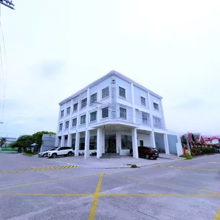 B Hotels Angeles City