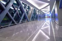 Newport Stay by Runway Manila & Attractions