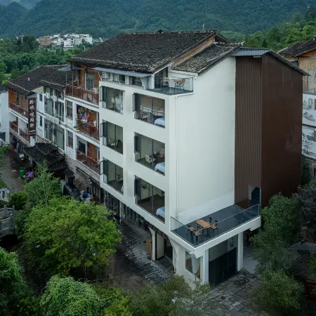 Qikong Bieyuan Homestay (Libo Xiaoqikong Scenic Area East Gate Ticket Hall)