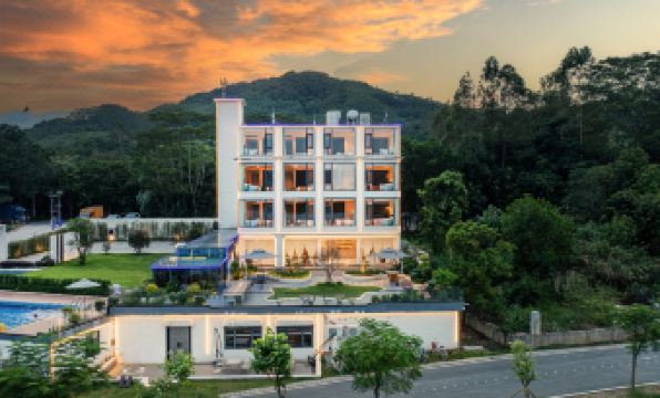 Yiyi Pushé · Lakeside Starry Sky Swimming Pool Vacation Apartment