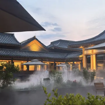 LONGMENSHOUYANHOTELS Các khách sạn gần Hang đá Long Môn