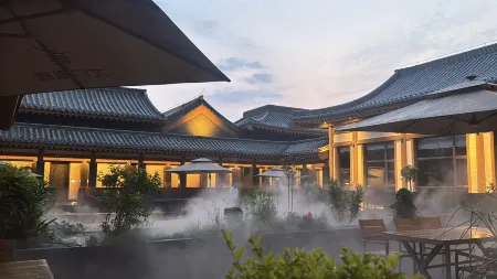 LONGMENSHOUYANHOTELS Отели рядом с достопримечательностью «Xiangshan Temple»