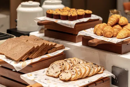 Poltton International Service Apartment