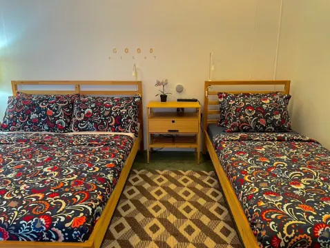 อยู่ คาเฟ่โฮสเทล