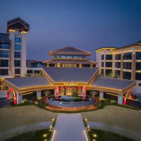 Clam Town Seawater Hot Spring Resort Hotel