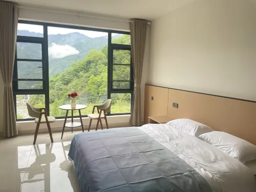 Wenchuan Yunjian Shannan Homestay - Mountain view