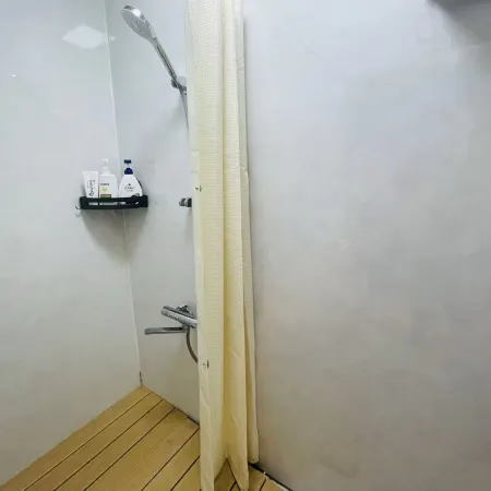 10 min to Fuji-Q | 6 min to Lake Kawaguchiko | 4 min to Open-Air Onsen | BBQ Area | Sleeps 12