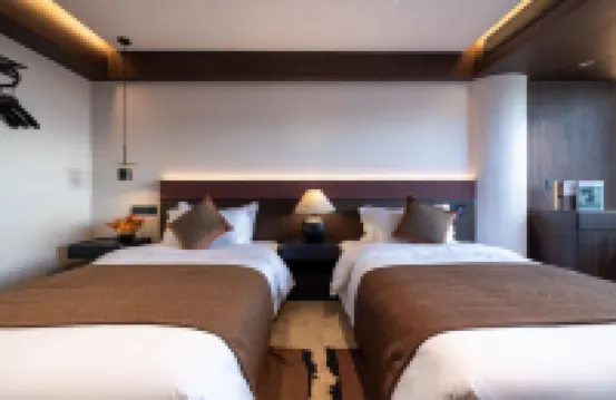 HILYN HOTEL