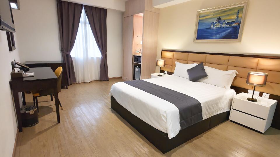 Hallmark Crown Hotel