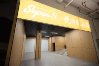 super8 - parking