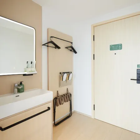 Hi Inn (Puyang Wanda Plaza Shuixiu Street)