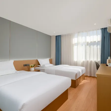 Xinyue Hotel (Xichang Moon Lake Wetland Park)