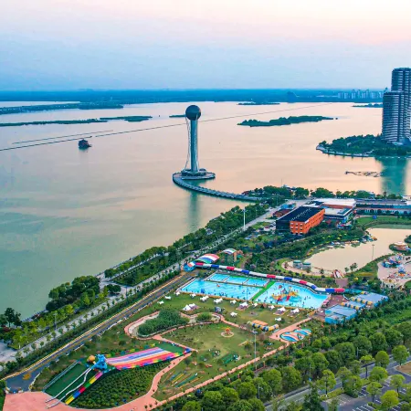 Lanye Lakeview Hotel