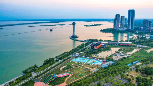 Lanye Lakeview Hotel