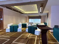 Pullman Shishi Mattison - Business