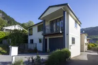 Prime Location | 3 bedroom home | Unlimited WIFI Hotels in 