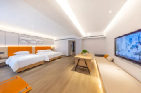 Lanmei Yuehua Hotel (Little West Lake Subway Station)