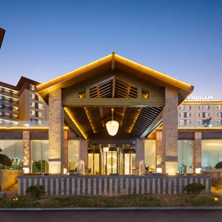 Wyndham Lijiang Yulong Hotel(Lijiang Railway Station)